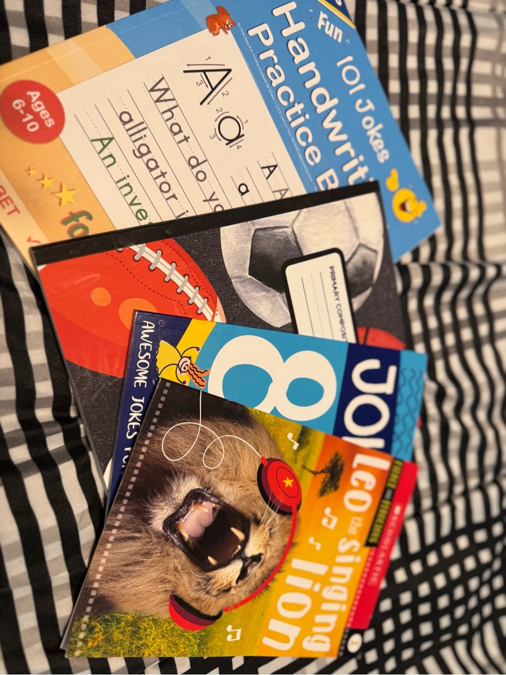 Kids Book Bundle Jokes for 8 Year Olds Handwriting Practice Leo Singing Lion - Picture 10 of 10
